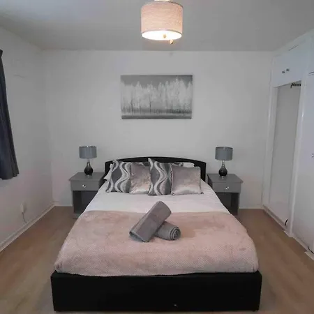 Spacious Three Bedroom House With Off Road Parking *